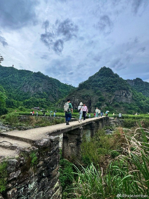 山路五公里，在家瘫一天，运动量还是不行…via Weibo山路五公里，在家瘫一天，运动量还是不行…via Weibo