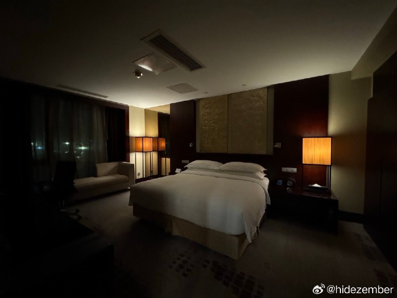 上下层复式的套房，一个人住，🌳睡过去了听不到我的吐槽via Weibo上下层复式的套房，一个人住，🌳睡过去了听不到我的吐槽via Weibo