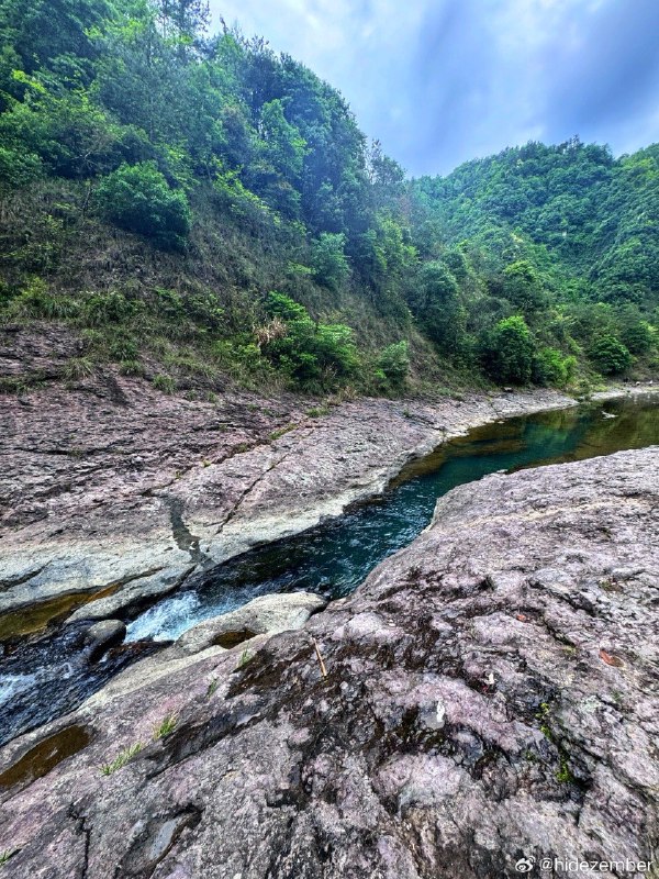 山路五公里，在家瘫一天，运动量还是不行…via Weibo山路五公里，在家瘫一天，运动量还是不行…via Weibo
