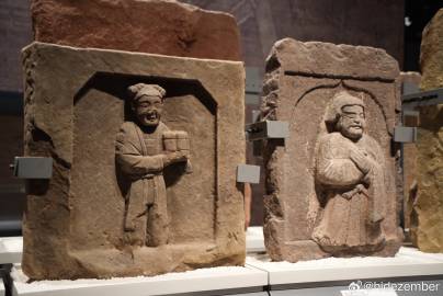 没出息的打工人被轻易拿捏的一生，往往都从一眼就能被看穿的“贫穷”开始